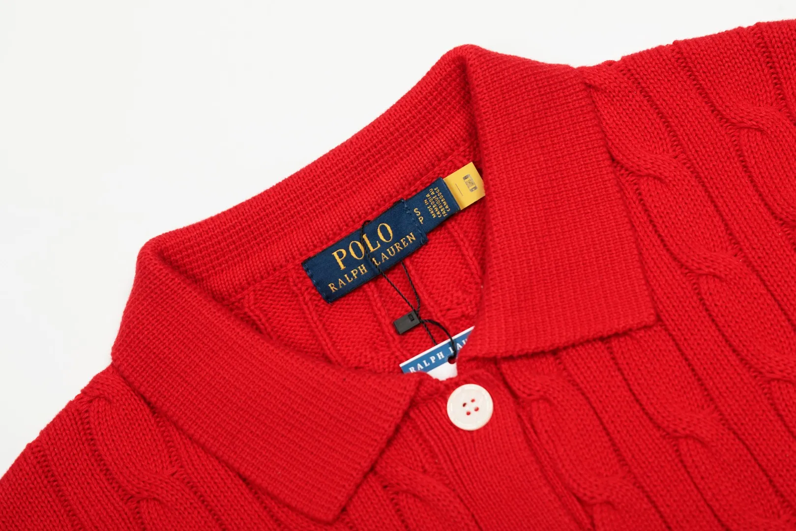 P270 Top quality" Style number: DS822# (not off the shelves all year round) [Ralph Lauren solid color pony embroidered logo lapel twist knitted cardigan] ✅Ralph Lauren Ralph Lauren classic basic versatile lapel knitted cardigan jacket ✅Main supply platform live broadcast Wholesale entity Replacement when out of stock Not off the shelf ✅ZP quality 1:1 version Scan the code to enter the GF website Counter quality ✅Detailed quality is the only one in Guangzhou Imported quality cotton yarn, focusing on high-end, cost-effective, good quality needless to say ✅The version is restored to the original order, the maximum size can be worn up to 160 pounds, loose, comfortable and stress-free ✅The upper body is simple and easy to match, ootd must-have style, good-looking clothes are never picky, a must-have recommendation for couples. Size: S-XL Color: black white gray almond light blue khaki pink burgundy Chinese red navy white label navy red label